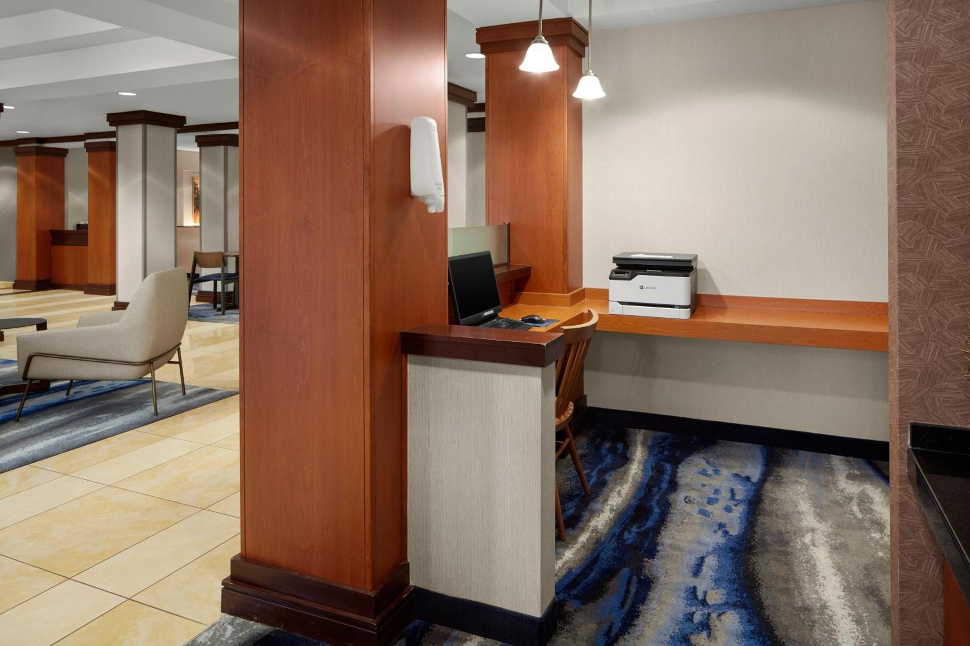 Fairfield Inn & Suites Бедфорд Экстерьер фото