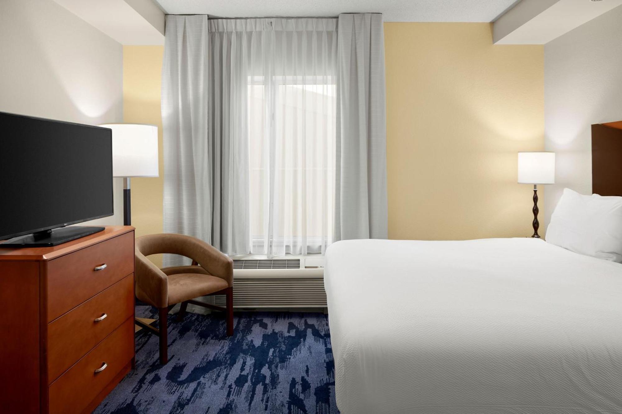 Fairfield Inn & Suites Бедфорд Экстерьер фото